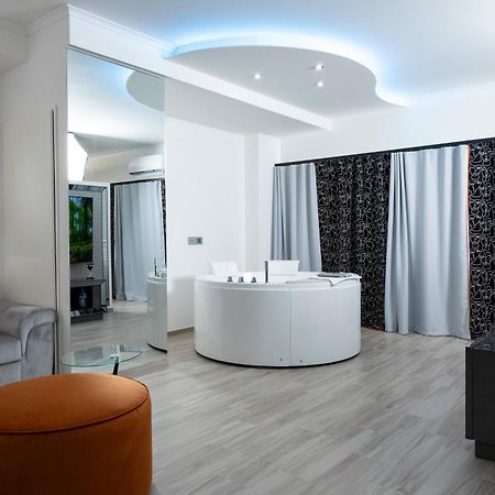 Suite17 - Luxury Guesthouse Giovinazzo Eksteriør billede
