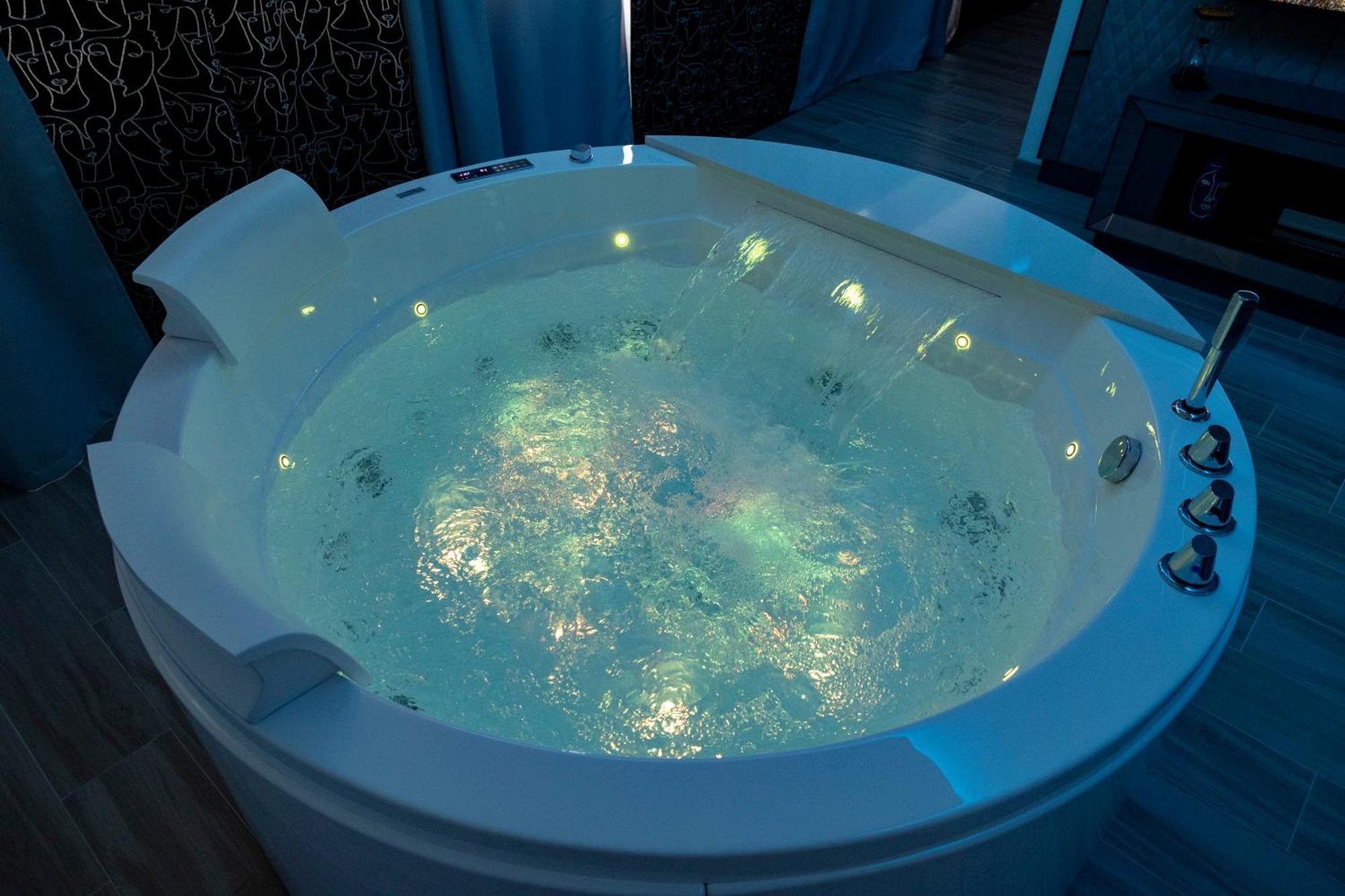 Suite17 - Luxury Guesthouse Giovinazzo Eksteriør billede